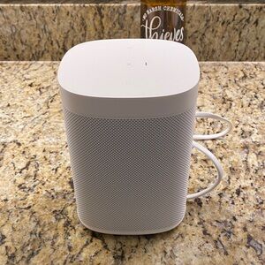 White Wireless Speaker NWOT